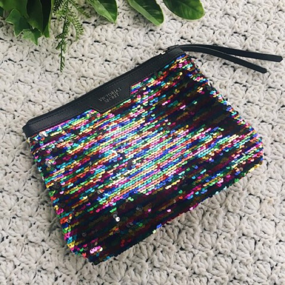 🆕 Victoria Secret Clutch